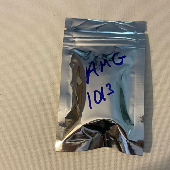 AMG Mercedes Benz Logo valve Stem caps in Black set of 4 NWT - Picture 5 of 5